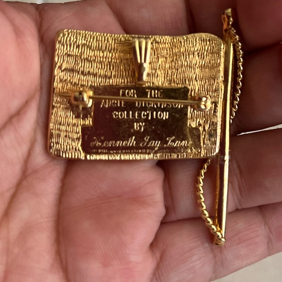 Kenneth Jay Lane USA Flag pin/ pendant 1980’s Angie Dickinson Collection EUC - Picture 7 of 8